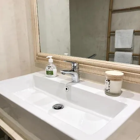 شقة Charming And Modernly Designed 2 Bedroom - Old Town *