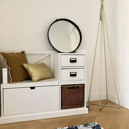 Charming And Modernly Designed 2 Bedroom - Old Town Appartement